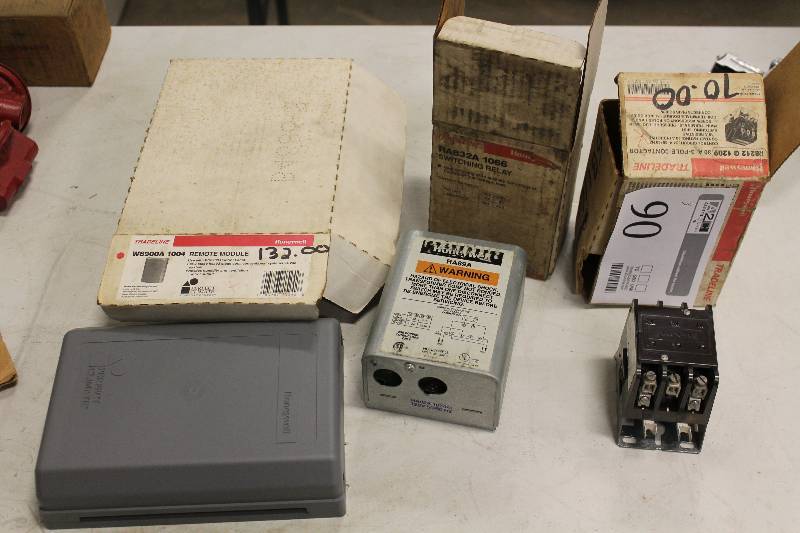 lot 90 image: Lot of (3) Electrical Equipment - Honeywell 3-Pole 30A Contactor, Switching Relay RA832A1066, Remote Module WD900A1004