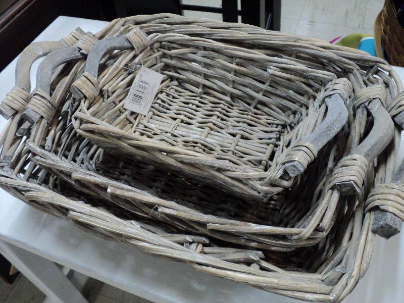 lot 26 image: set of 3 baskets...