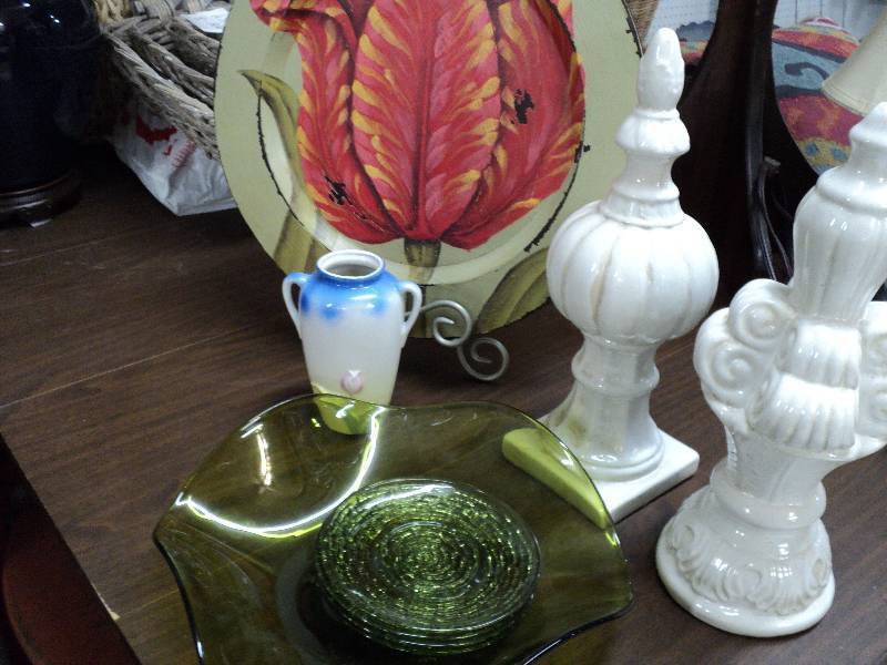 lot 27 image: home dcor...