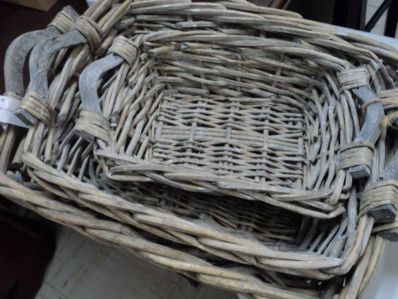 lot 29 image: set of 3 baskets...