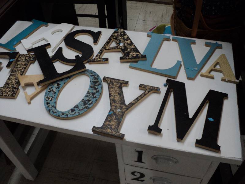 lot 37 image: 14 letters...