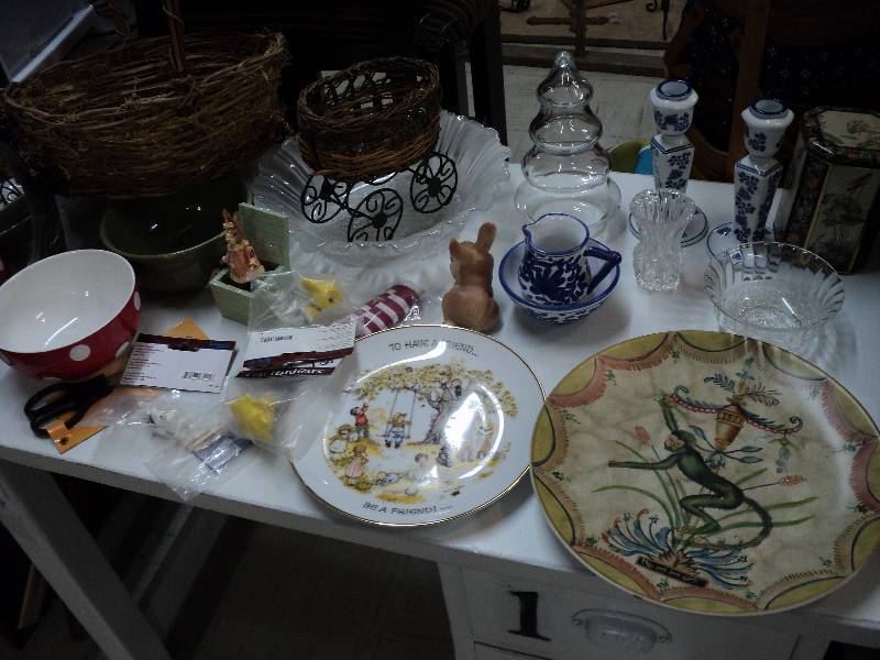 lot 39 image: box of misc...