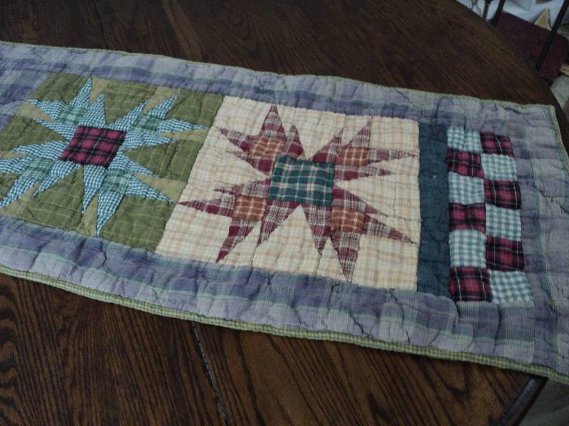 lot 40 image: 6ft long runner...