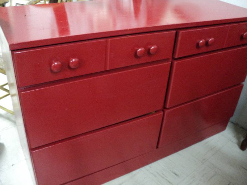 lot 41 image: red 6 drawer painted dresser, 1 dra...