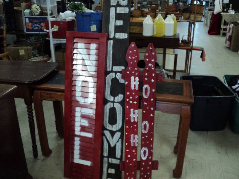lot 59 image: 3 wood signs, noel, ho-ho, welcome...