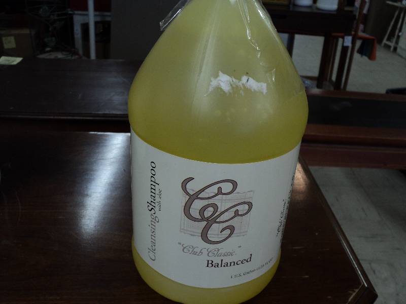 lot 62 image: club classic select shampoo, retail...