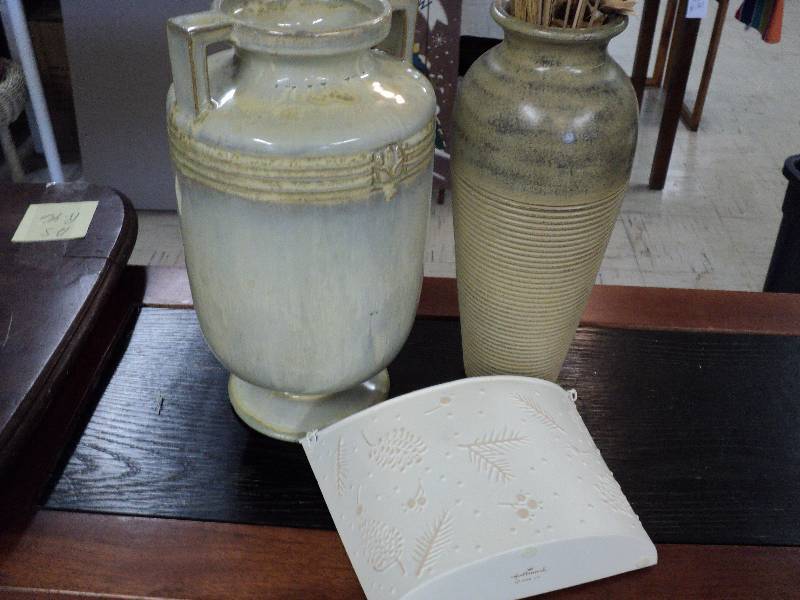 lot 68 image: 2 vases and wall hanging...