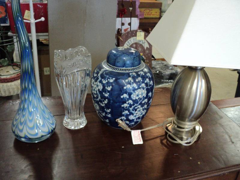 lot 69 image: 3 pieces of glassware and lamp...