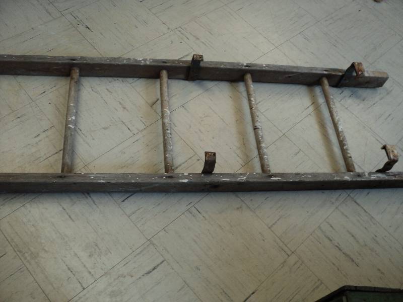 lot 94 image: 5ft wood ladder...