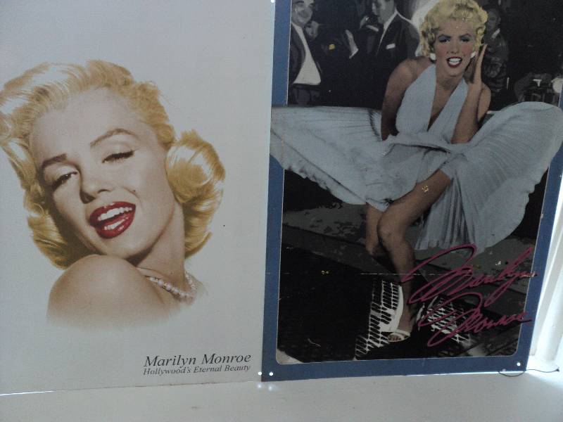 lot 95 image: 2 tin marilyn monroe pictures...