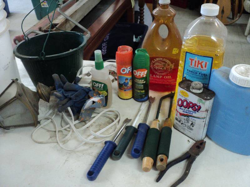 lot 108 image: garden lot, see picture in 4 gal bu...