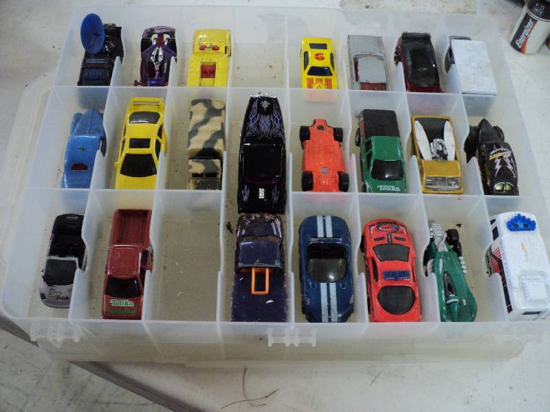 lot 115 image: match box case with 22 vehicles...