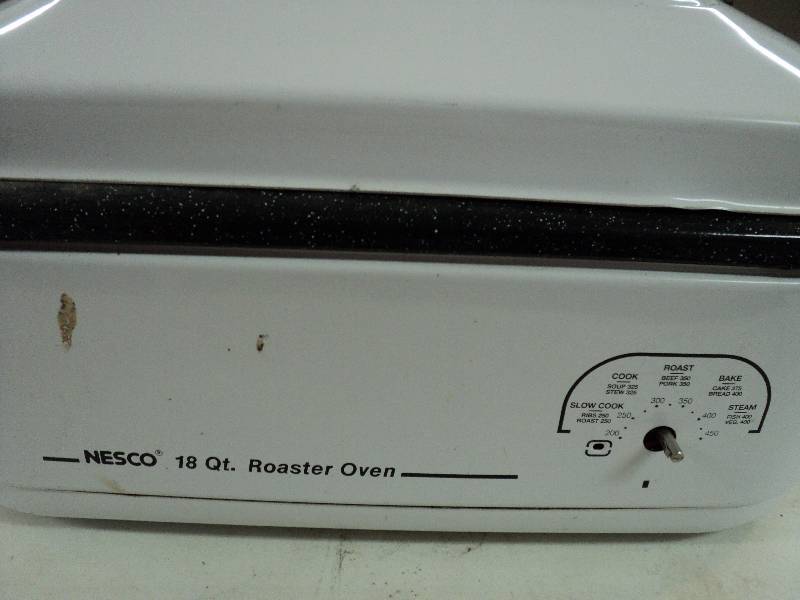 lot 120 image: nesco roaster, missing knob...