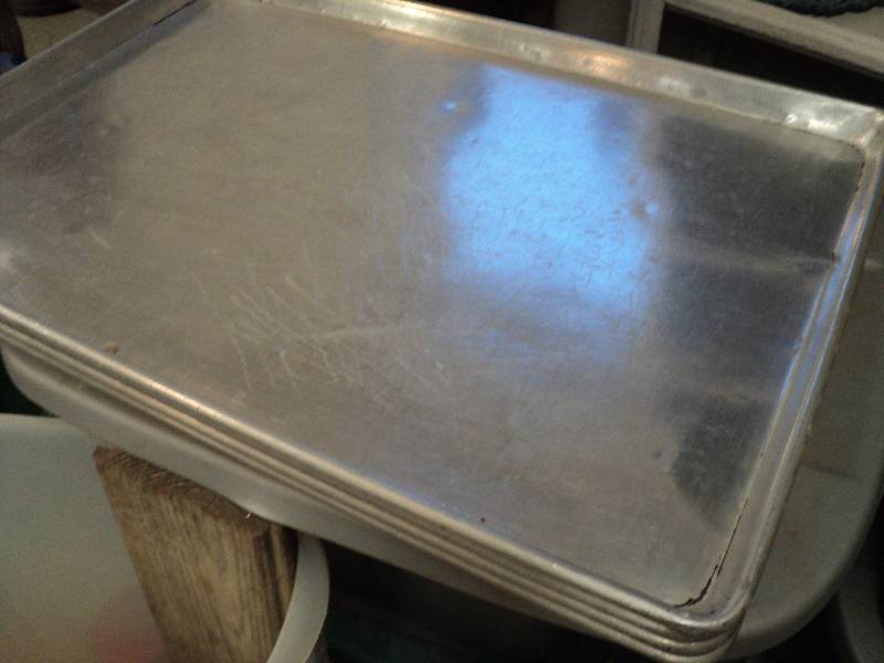 lot 133 image: 4 baking pans 18 x 26...