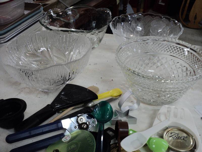 lot 134 image: 4 glass bowls and misc...