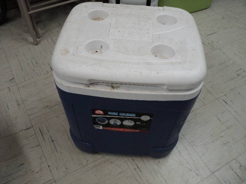 lot 170 image: 60 gallon cooler on wheels - needs ...