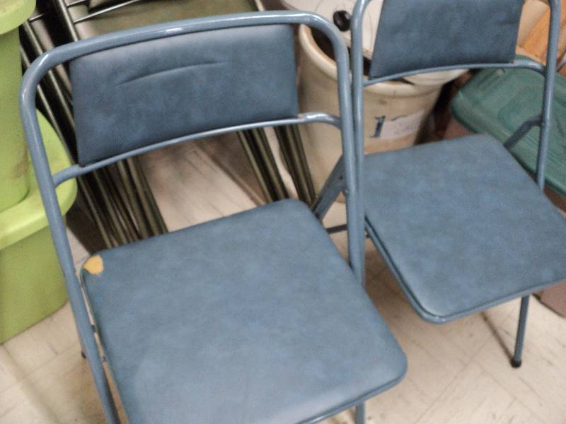 lot 172 image: 2 matching folding chairs...