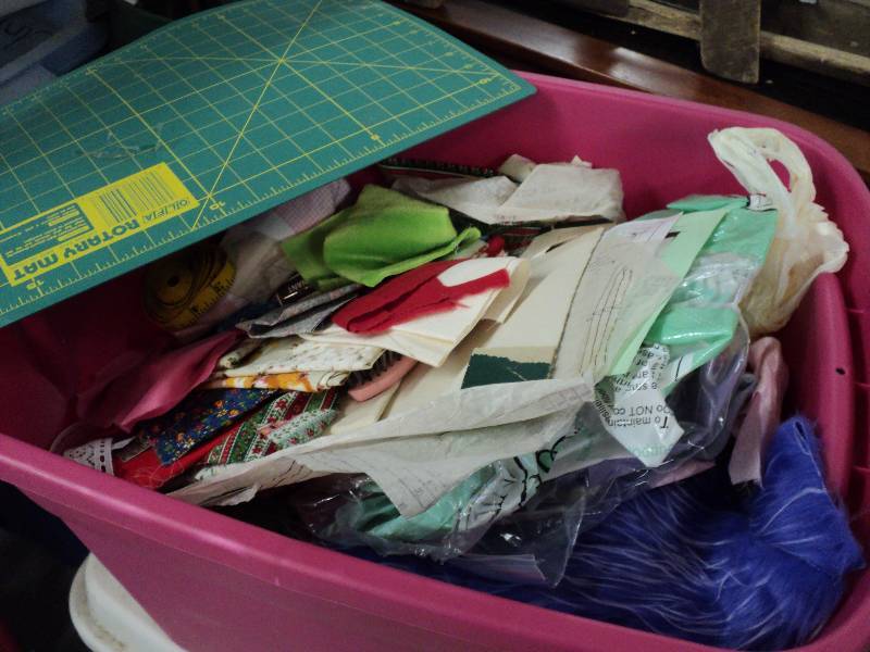 lot 188 image: sewing supplies, yarn and patterns ...