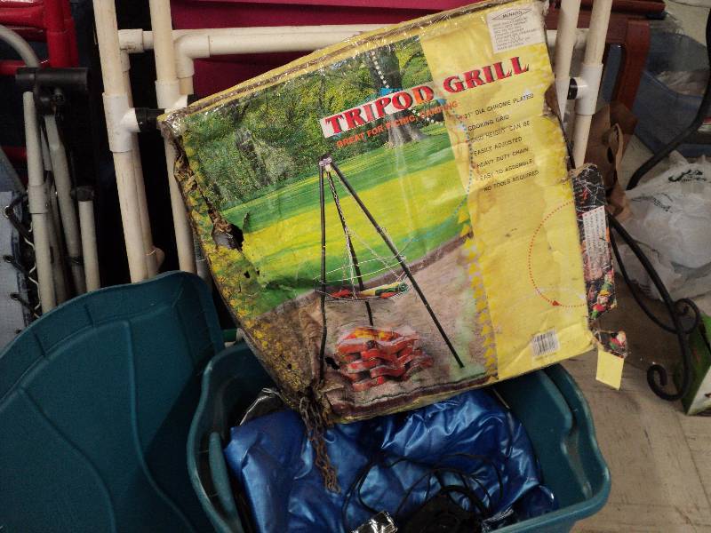 lot 192 image: summer games, grills and 4 blow-up ...
