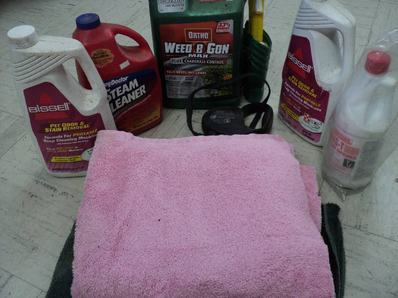 lot 196 image: Weed B Gone, cleaners, towels...