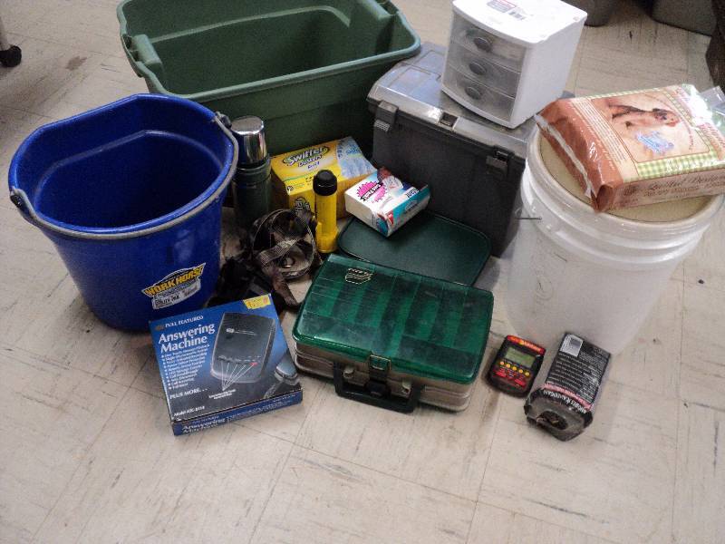 lot 207 image: tub of misc. - see pictures...