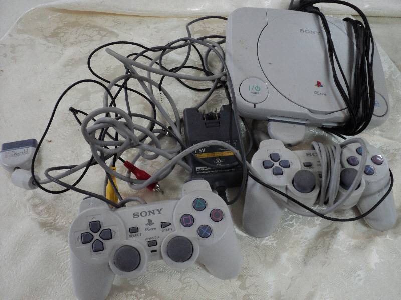 lot 219 image: Sony  ...