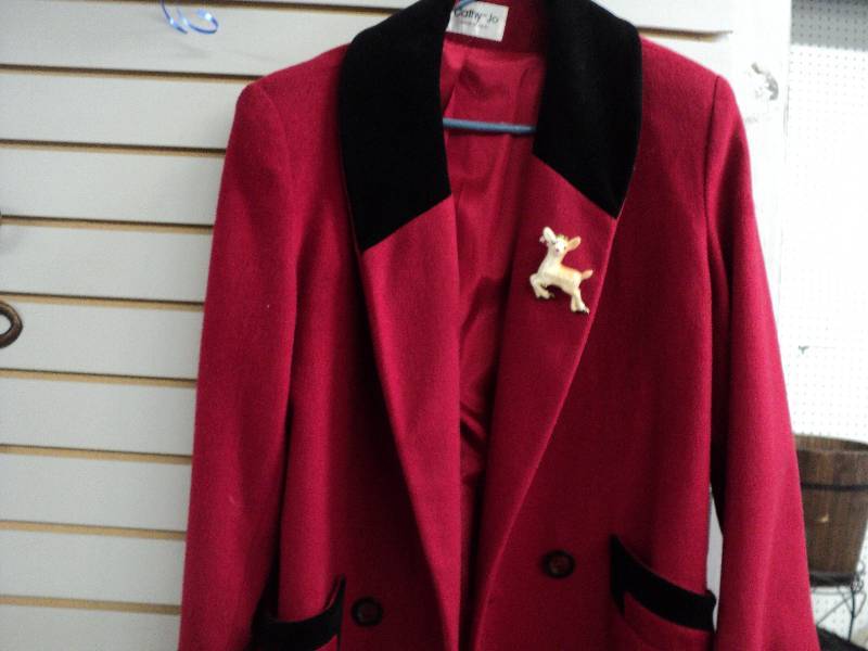 lot 226 image: red ladies coat looks like ladies m...