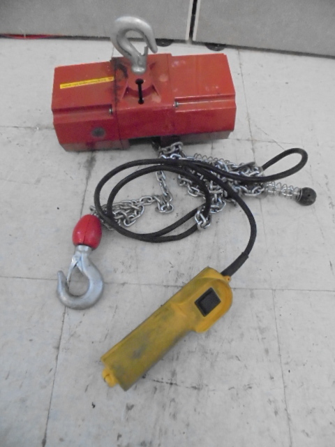 lot 12 image: Electric Chain Hoist