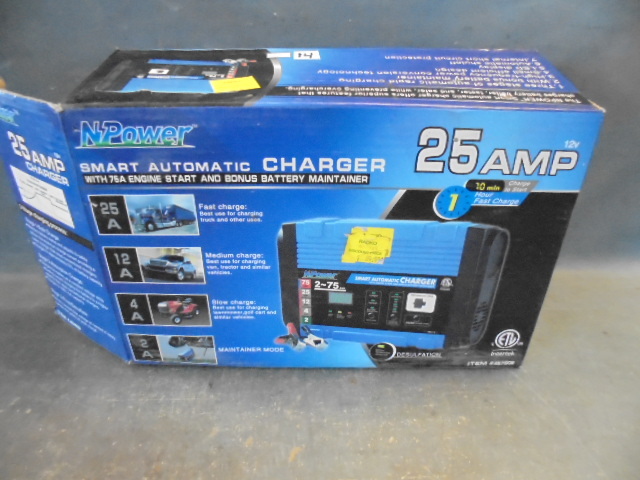 lot 14 image: Battery Charger