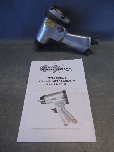lot 21 image: Pneumatic Impact Wrench