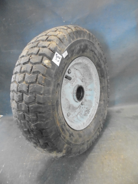 lot 32 image: Utility Trailer Wheel with Rim