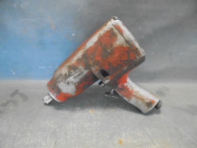 lot 34 image: Pneumatic Impact Wrench