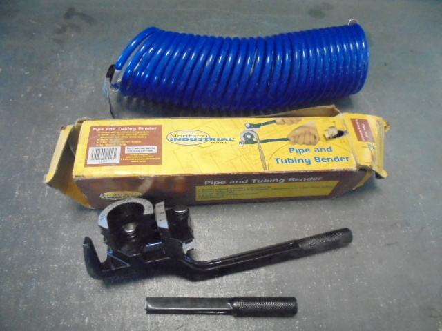 lot 35 image: Air Hose and Pipe Bending Tool