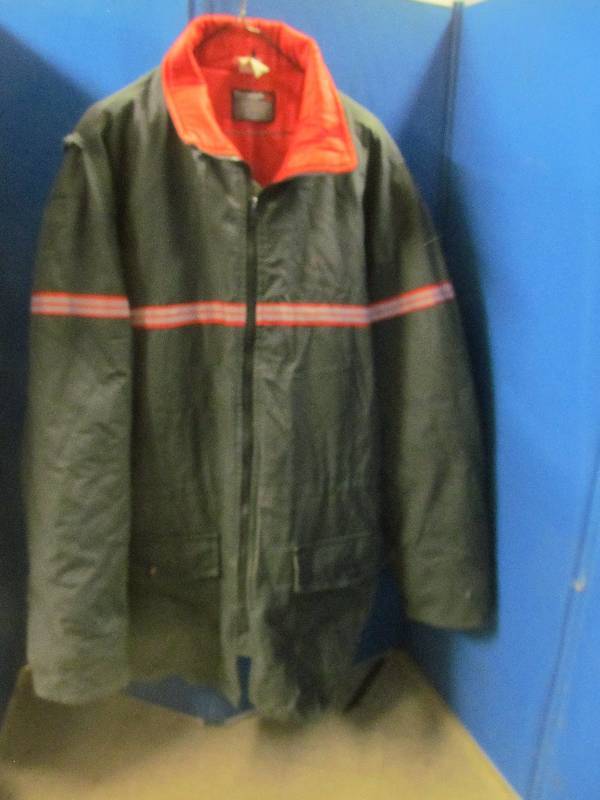 lot 11 image: Thinsulate Jacket 3M