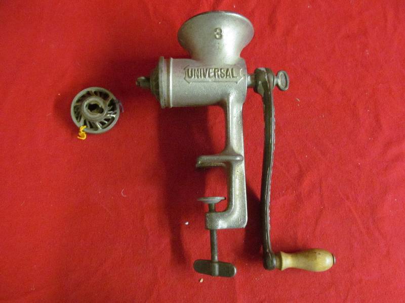 lot 15 image: Universal #3  food grinder