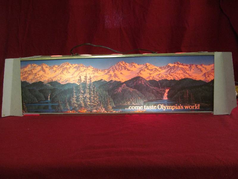 lot 59 image: Olympia beer light