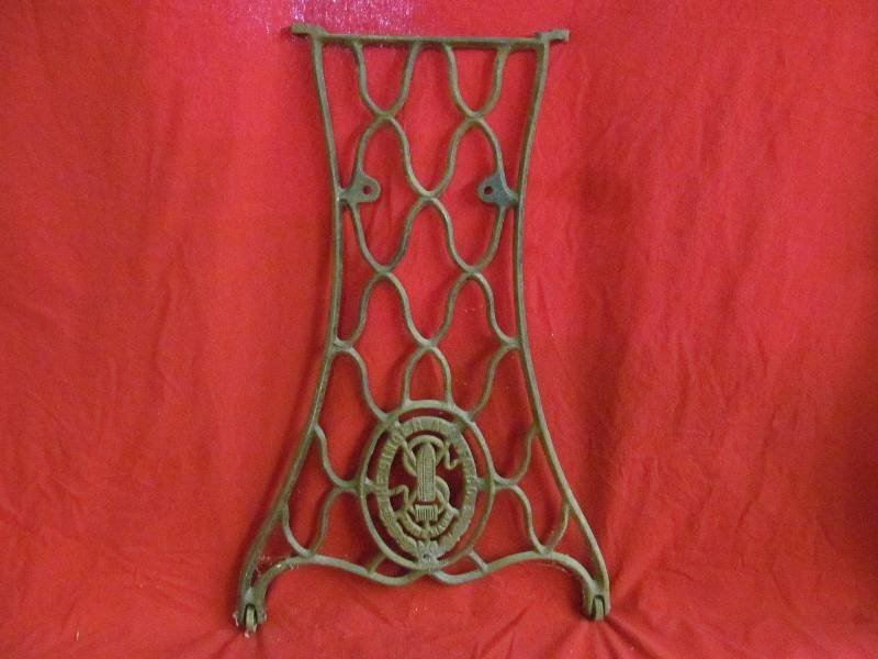 lot 69 image: Iron Singer sewing machine leg