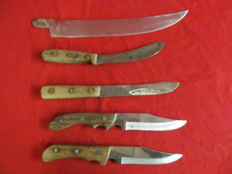 lot 85 image: knives