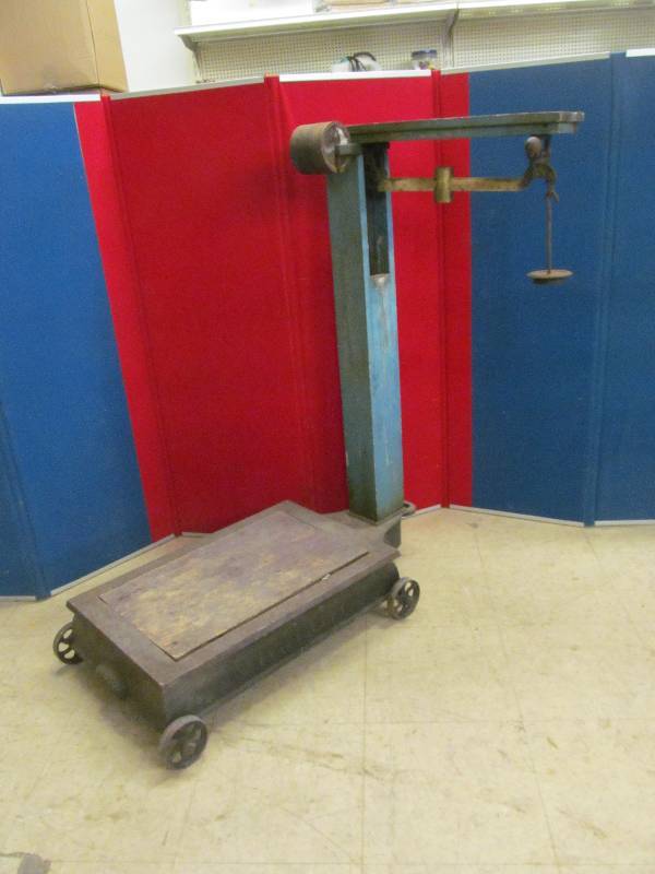 lot 87 image: vintage feedseed scale