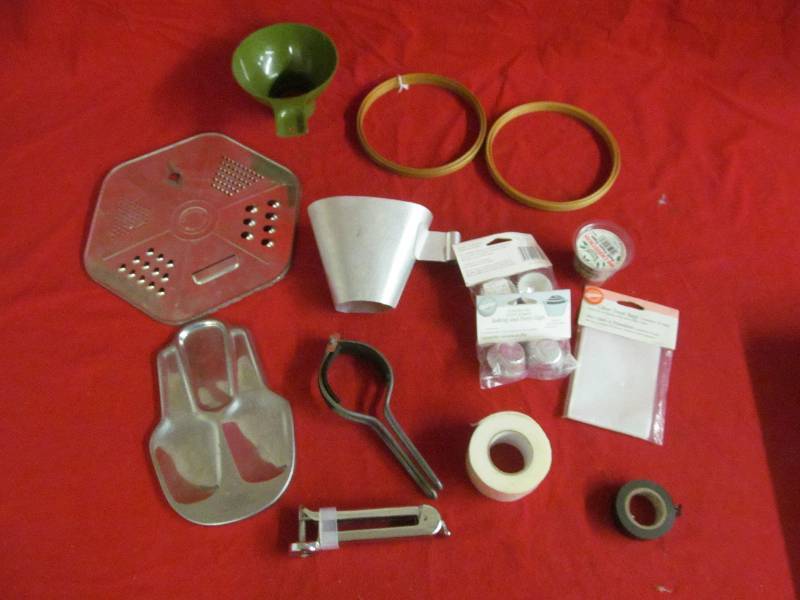 lot 96 image: kitchen utensils