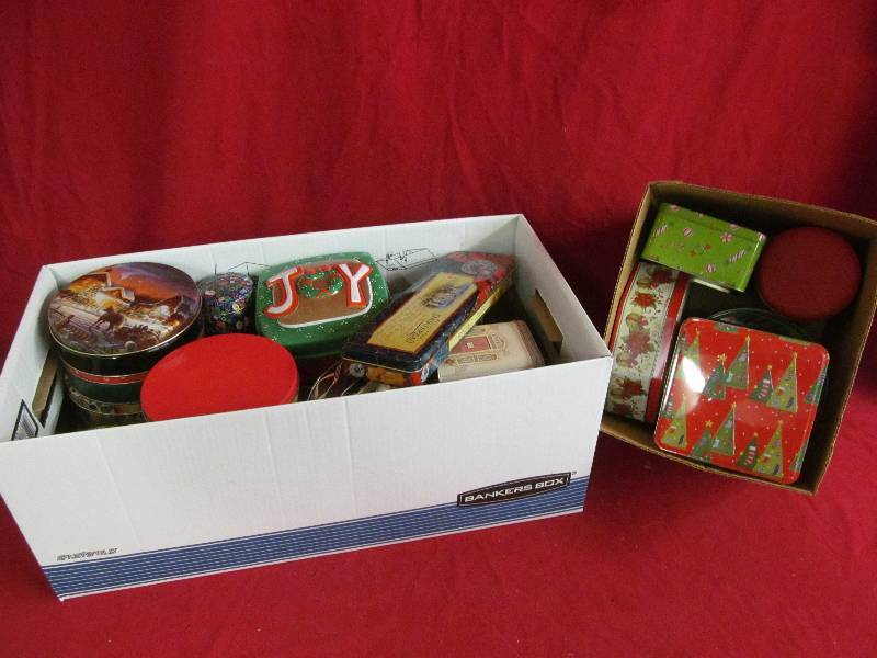 lot 104 image: vintage cookiecandy tins