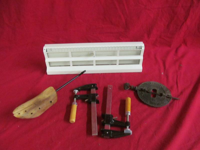 lot 78 image: Vintage shoe stretcher, vent disfuser,bar clamps