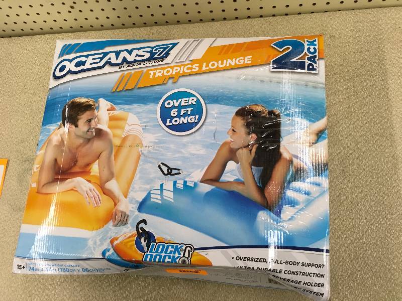 lot 114 image: TROPIC LOUNGER 2PK
