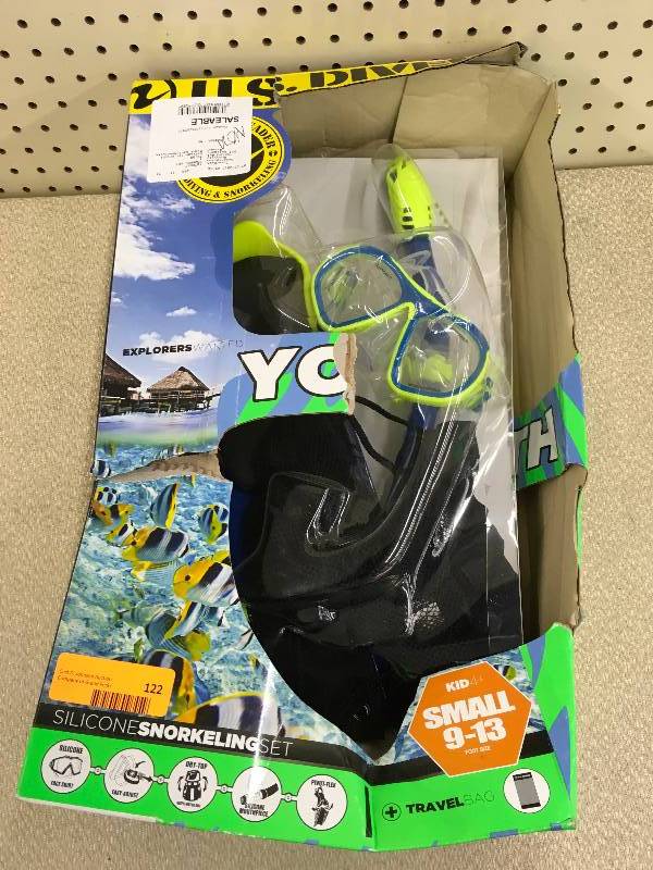 lot 122 image: US DIVERS YOUTH SNORKEL SET