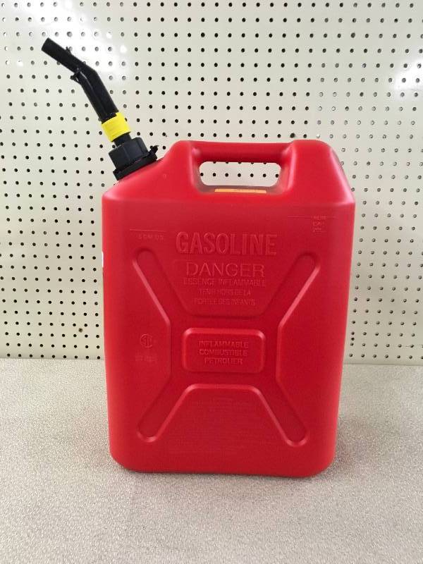 lot 149 image: SCEPTER 5.3 GAL GAS CAN