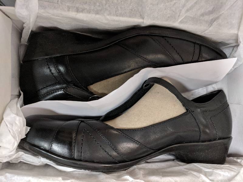lot 13 image: Rockport Valentina Style T-Str Black 10