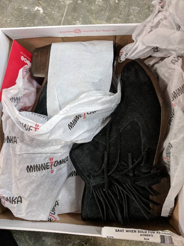lot 18 image: MINNETONKA Womens BLAKE BOOT Black 7