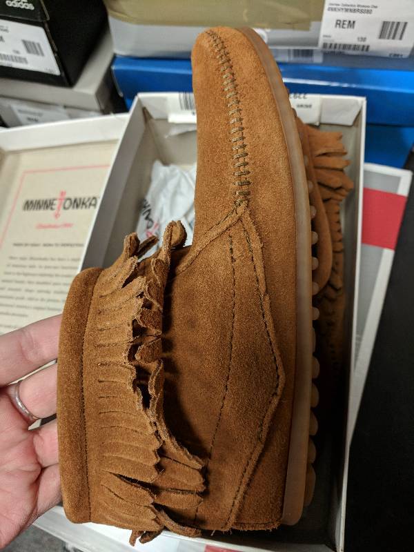 lot 33 image: Minnetonka Kids Double Fringe Brown 4