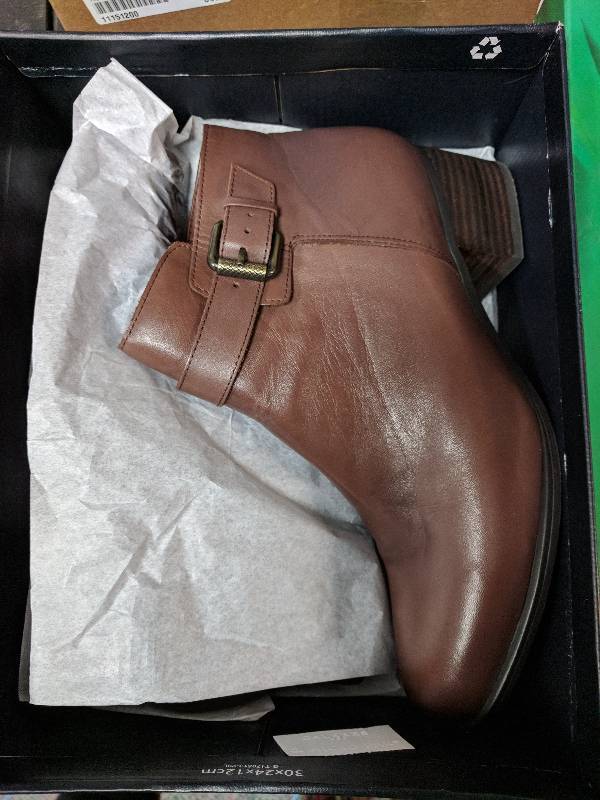 lot 34 image: Naturalizer Womens Dora Boot Brown 10.5