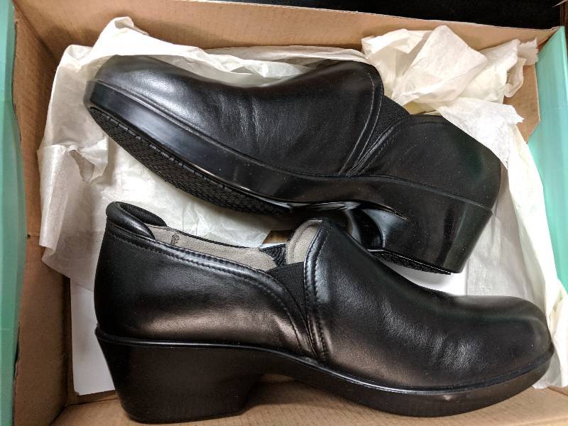lot 68 image: Naturalizer WM FREEDA Work Footwear Black 9.5